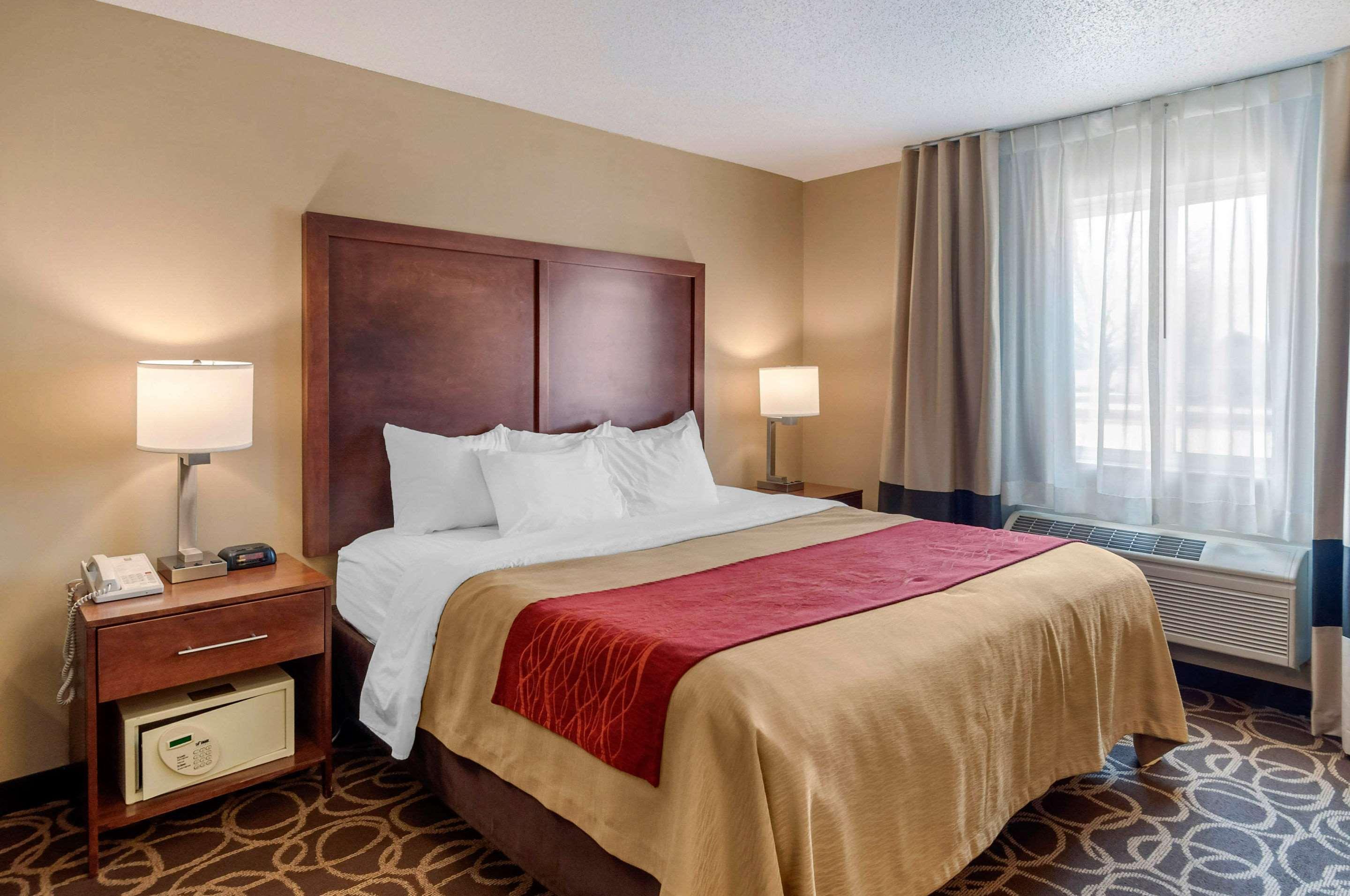 Comfort Inn Dyersville Near The Field Of Dreams Екстериор снимка
