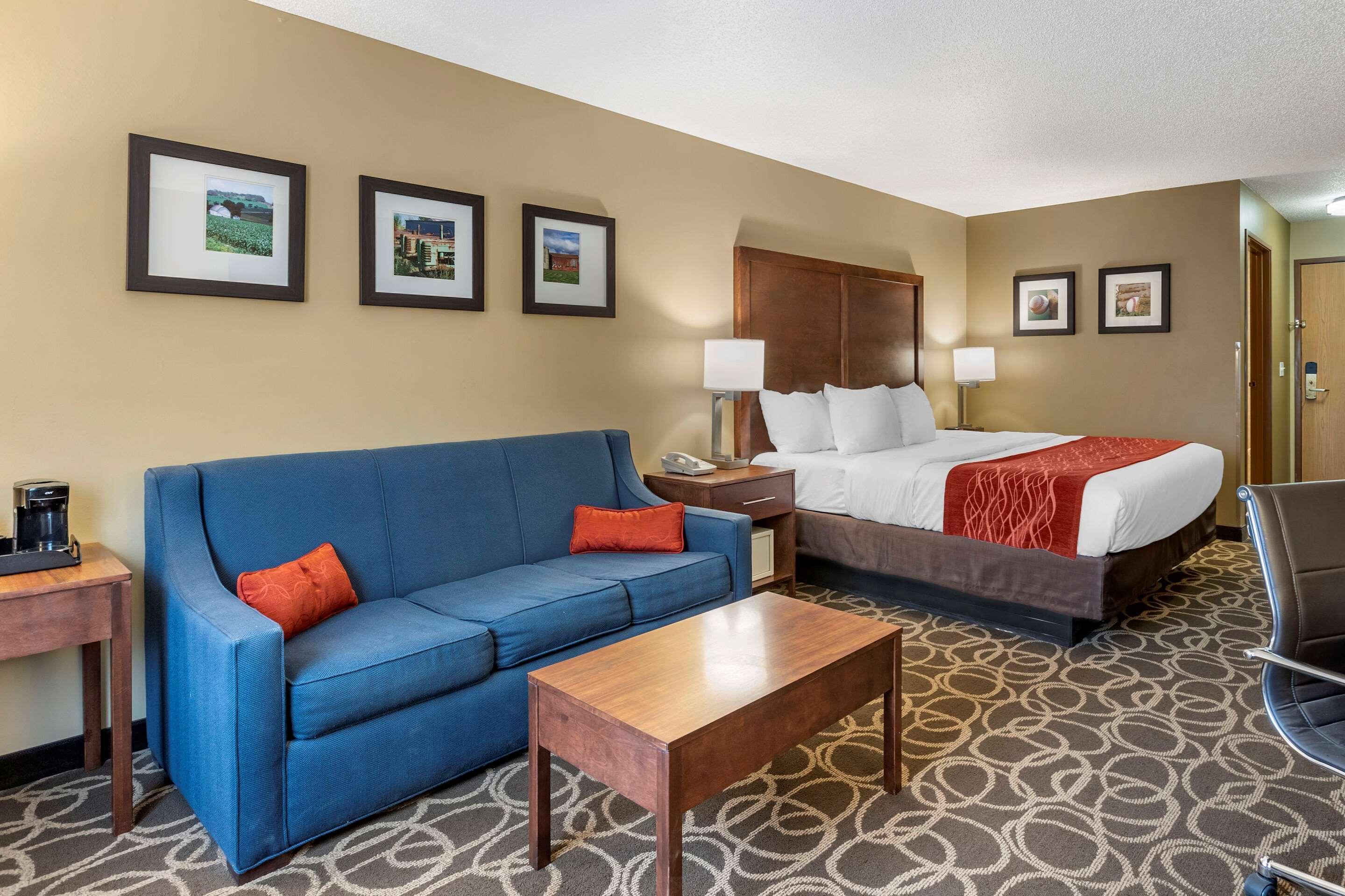 Comfort Inn Dyersville Near The Field Of Dreams Екстериор снимка