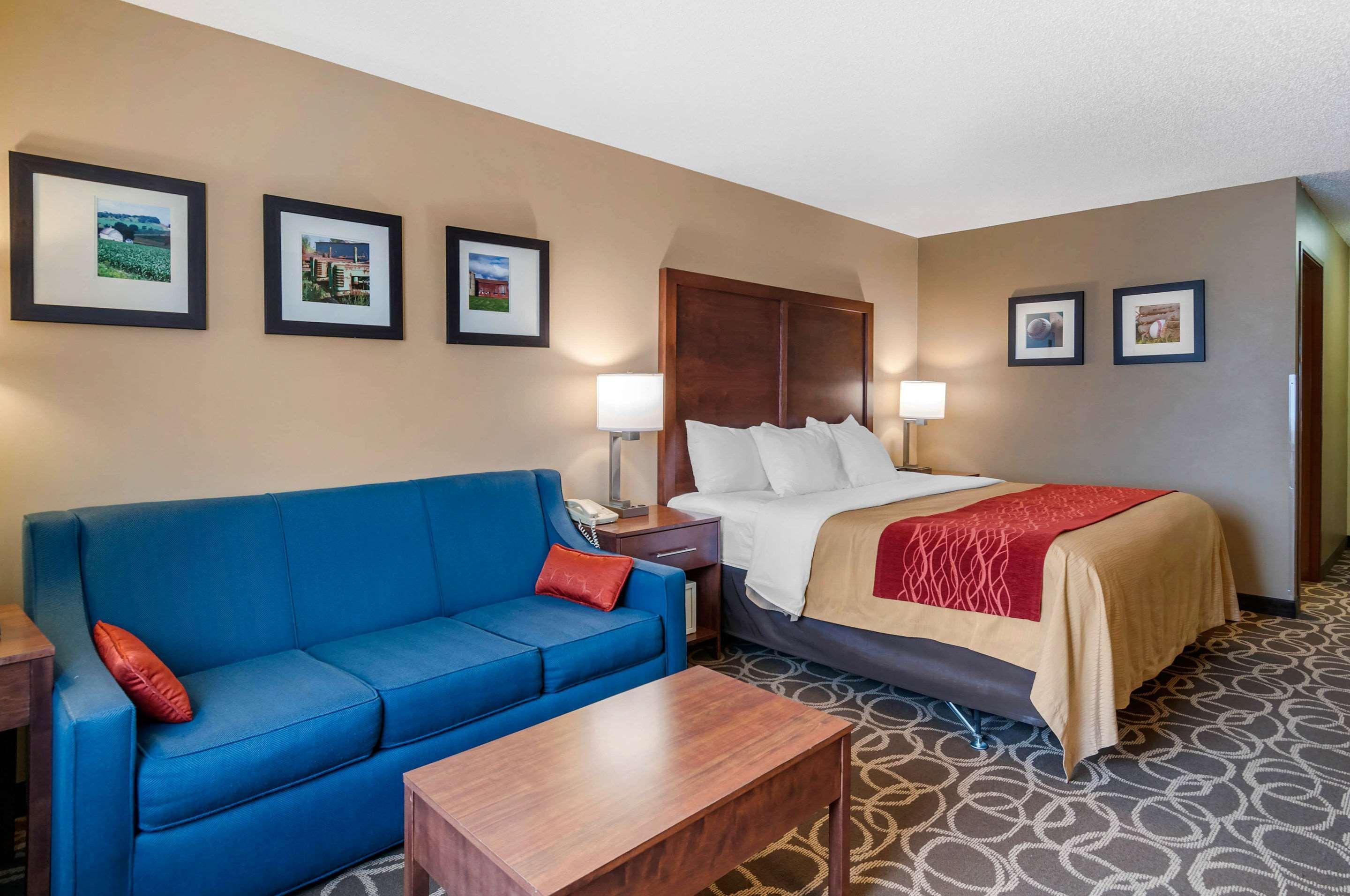 Comfort Inn Dyersville Near The Field Of Dreams Екстериор снимка